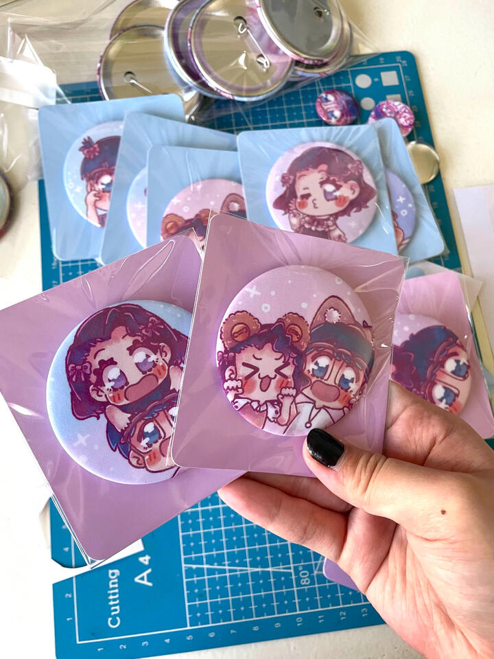 BUTTON PINS BUTTON PINS